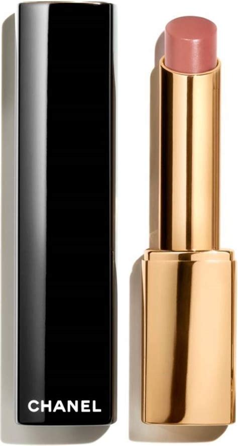 chanel beige brut lipstick